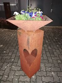 S&auml;ule_Herz mit Blumengef&auml;&szlig;_02